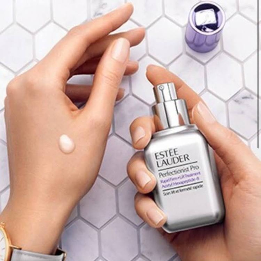Estée Lauder
Perfectionist Pro Rapid Firm + Lift Treatment - Picture 8 of 16